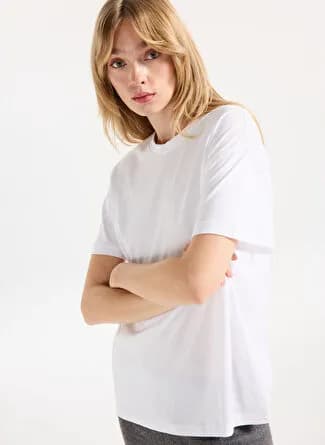 People By Fabrika Beyaz Kadın Classic Fit T Shirt PBF5WL TST9524